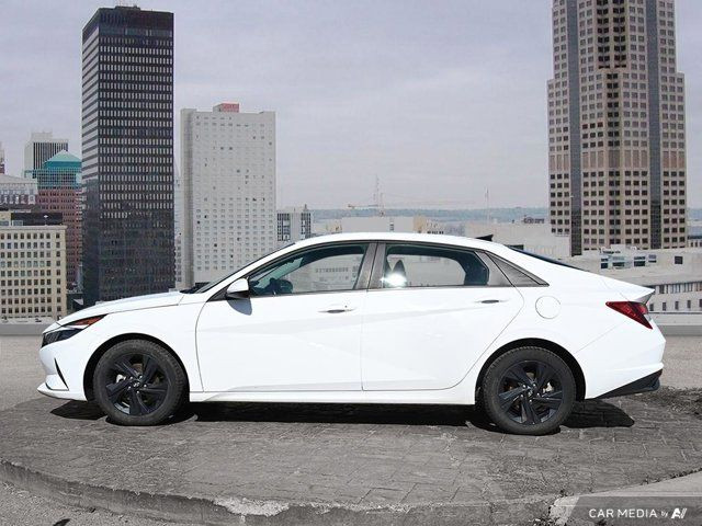 2022 Hyundai Elantra Preferred | No Accidents | Apple CarPlay in Cars & Trucks in Calgary - Image 2