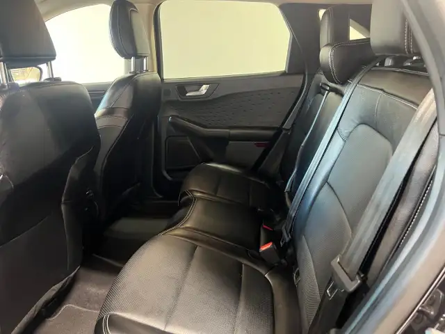 2020 Ford Escape in Cars & Trucks in Edmonton - Image 24