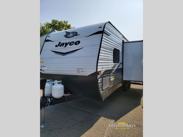 2022 Jayco Jay Flight SLX 8 240RBS in Travel Trailers & Campers in Ottawa - Image 2