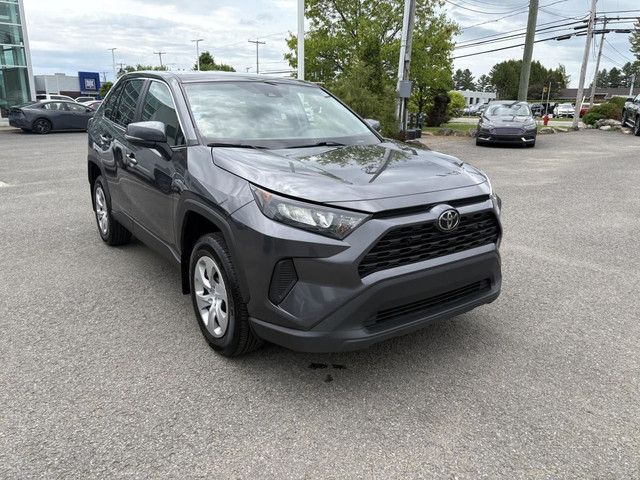 Toyota RAV4 LE 2024 AWD - BAS MILLAGE - in Cars & Trucks in Québec City - Image 4