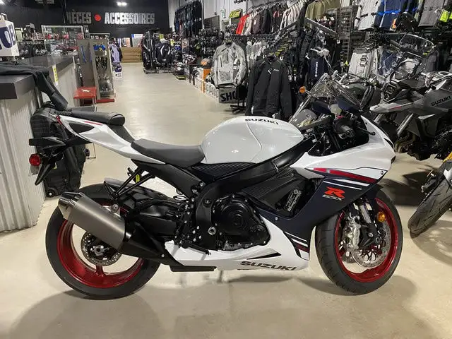 2025 Suzuki GSX-R 600 in Street, Cruisers & Choppers in Moncton - Image 3