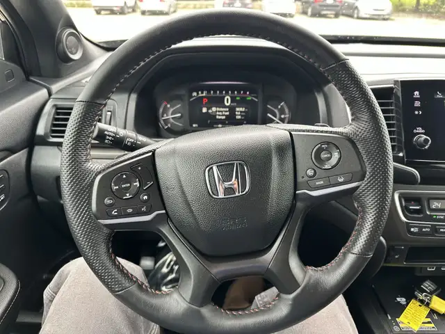 2024 Honda Passport TrailSport l Clean Car Fax l One Owner l Loc in Cars & Trucks in Calgary - Image 15