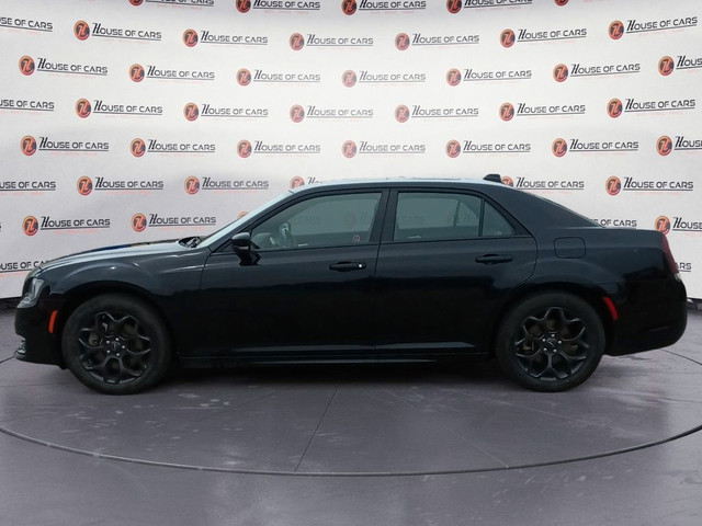 2022 Chrysler 300 300S AWD in Cars & Trucks in Lethbridge - Image 2