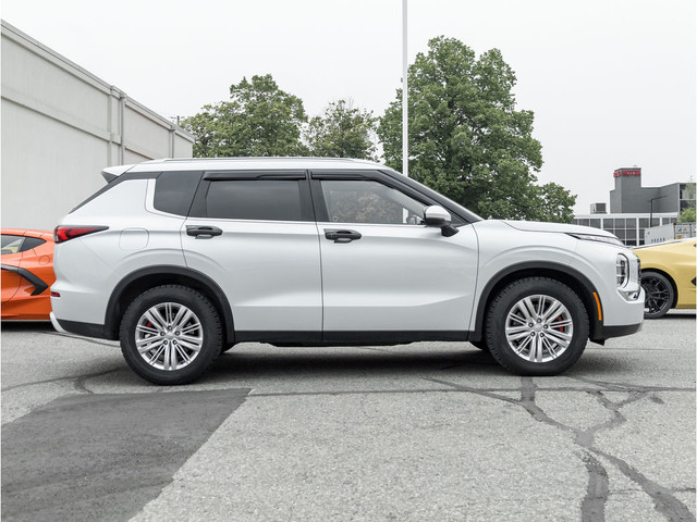 2023 Mitsubishi Outlander SE S-AWC in Cars & Trucks in Markham / York Region - Image 3