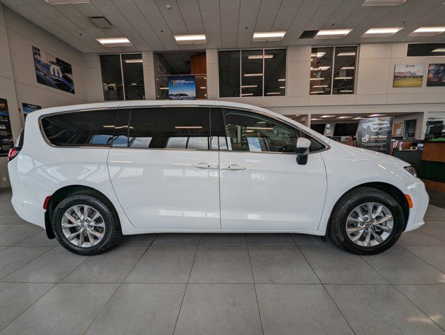 2023 Chrysler Pacifica Touring L | STOW N GO | 360 CAMERA in Cars & Trucks in Calgary - Image 3