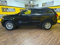 THE 2018 JEEP GRAND CHEROKEE LAREDO COMBINES RUGGED CAPABILITY WITH COMFORTABLE LUXURY. THIS SUV OFF... (image 1)