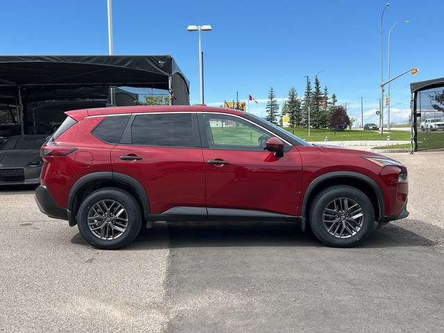 2023 Nissan Rogue AWD S - HEATED SEATS / BACK UP CAMERA in Cars & Trucks in Calgary - Image 4