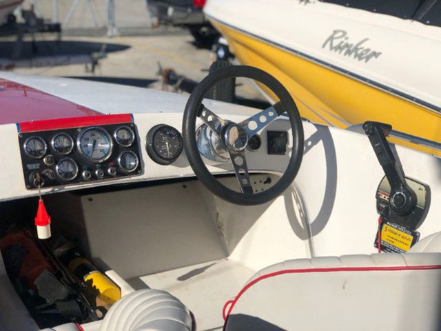 1985 Donzi 18 Classic/ 18 2+3 in Powerboats & Motorboats in Mississauga / Peel Region - Image 4