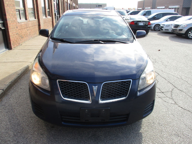 2009 Pontiac Vibe ***4-CYLINDER | 5-SPEED | NO ACCIDENTS*** in Cars & Trucks in Mississauga / Peel Region - Image 2