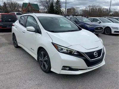 SV PKG - 100% CANADIAN VEHICLE Visit Our Website @ EliteLuxuryMotors.ca ____________________________...