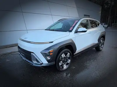 Le Hyundai Kona 2024 version Preferred AWD Trend Toit Cuir Mags Bluetooth est un VUS compact alliant...