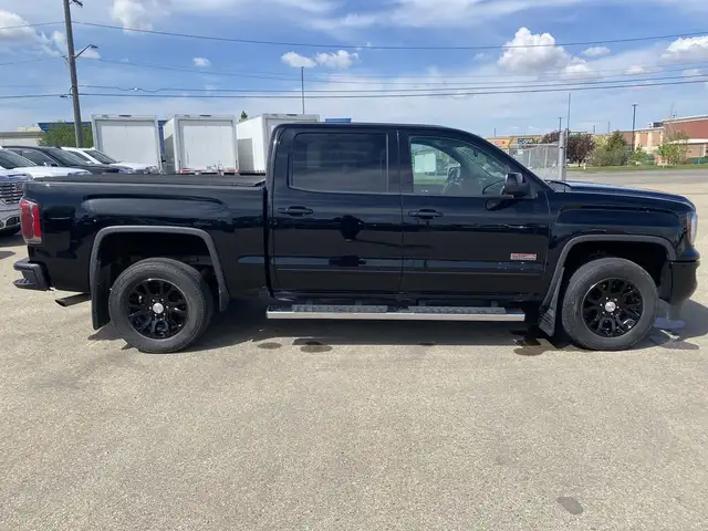 2018 GMC Sierra 1500 SLT in Cars & Trucks in Edmonton - Image 10
