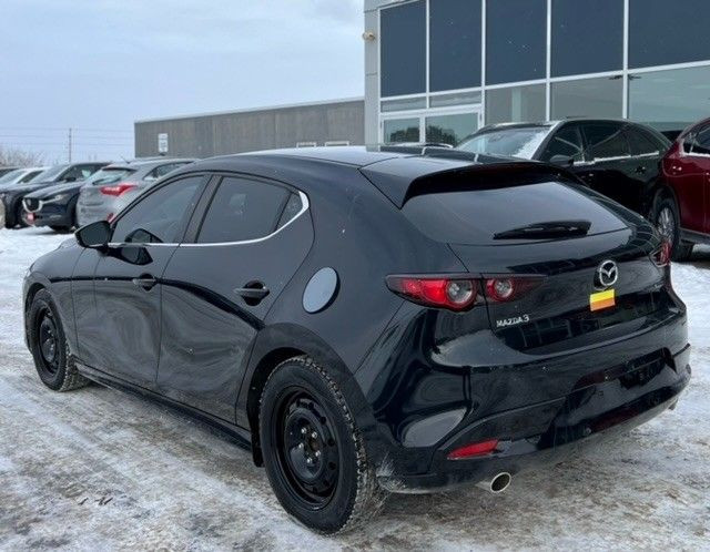 2019 Mazda Mazda3 Sport GS Auto FWD / 2 sets of tires in Cars & Trucks in Ottawa - Image 3