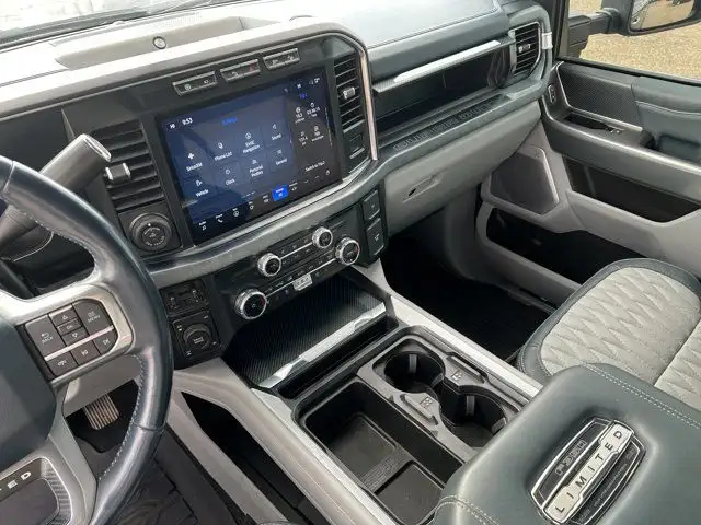2023 Ford Super Duty F-350 SRW Limited CrewCab 160 | MoonRoof dans Autos et camions dans Ville d’Edmonton - Image 16