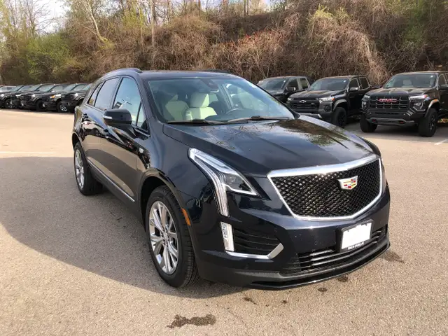 2021 Cadillac XT5 AWD Sport in Cars & Trucks in London - Image 4