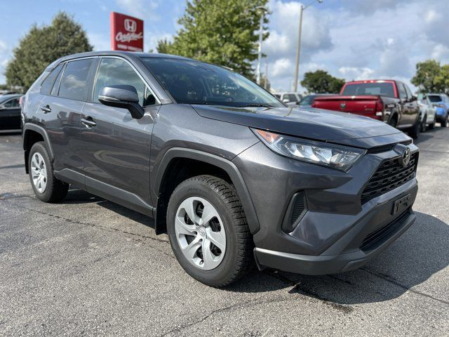 2022 Toyota RAV4 LE in Cars & Trucks in Hamilton - Image 3