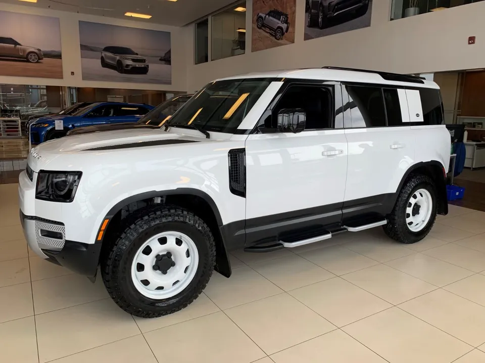 2024 Land Rover Defender ASK ABOUT MARCH MADNESS CREDIT! RATES A