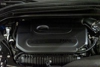 Francais: * Ligne Premier 2.0 * Jantes 18 pouces Pin Spoke noires avec Runflat * Toit et bo Engine:... (image 9)