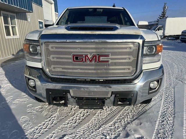 2017 GMC Sierra 2500HD SLE Duramax Diesel 8ft Long Box 4x4 in Cars & Trucks in Winnipeg - Image 2