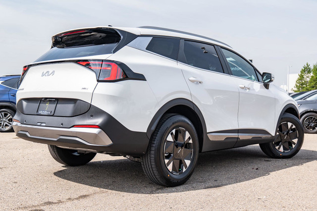 2026 Kia Sportage Hybrid EX EX AWD in Cars & Trucks in Edmonton - Image 3