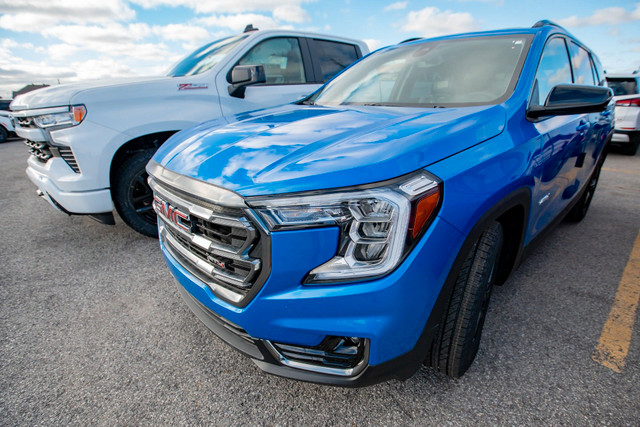 2024 GMC Terrain AT4 TOIT OUVRANT in Cars & Trucks in Longueuil / South Shore