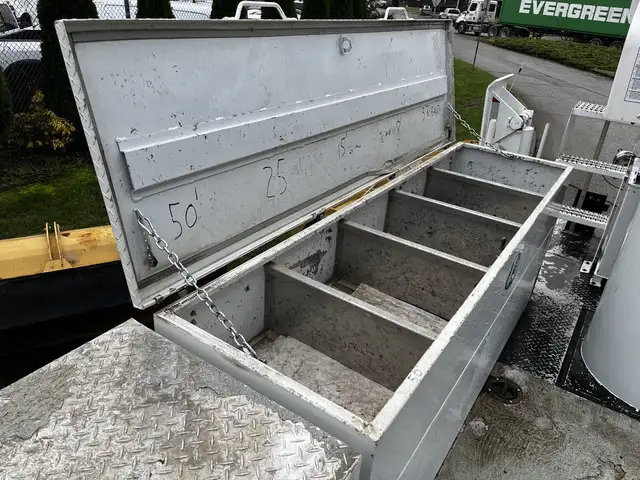 2011 Western Star 4900 Twin Steer DD15 Altec AH85A Bucket Truck in Heavy Trucks in Delta/Surrey/Langley - Image 35