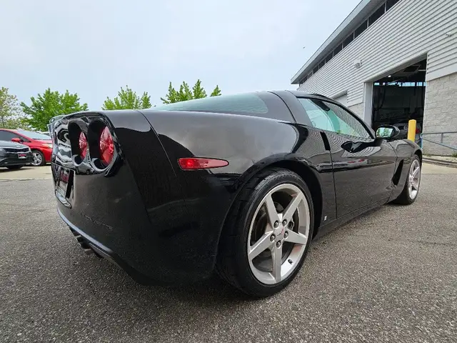 2007 CHEVROLET CORVETTE COUPE-TARGA-AUTOMATIC-PADDLE SHIFT-LS2 dans Autos et camions dans Ville de Toronto - Image 9
