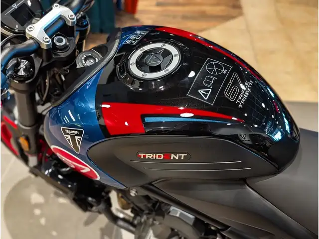 2026 Triumph Trident 660 Triple Tribute // Sapphire Black/Cobalt in Sport Bikes in Winnipeg - Image 10