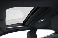 VÉHICULE AVEC UN TRES BAS MILLAGE!! A/C, GROUPE ELECTRIQUE, CAMERA DE RECUL, BLUETOOTH, SIEGES CHAUF... (image 4)