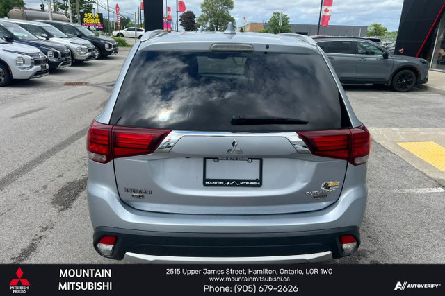 2017 Mitsubishi Outlander SE Touring - Bluetooth in Cars & Trucks in Hamilton - Image 4