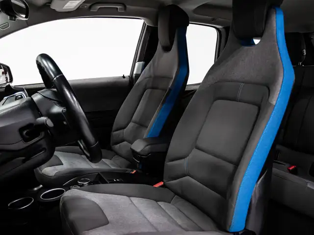 2017 BMW i3 HB w-RANGE EXTENDER PLUG IN HYBRID NAVI REAR VIEW in Cars & Trucks in City of Toronto - Image 13
