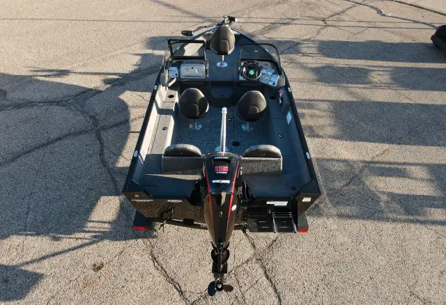 2025 TRACKER PRO GUIDE V-175 Combo -Best Fishing Boat, Mercury in Powerboats & Motorboats in Prince Albert - Image 8
