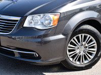 2016 Chrysler Town & Country 3.6L - Your Ultimate Road Trip Machine! Buckle up, eh? This 2016 Chrysl... (image 1)