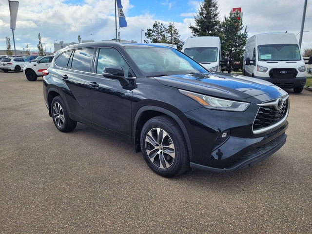 2021 Toyota Highlander in Cars & Trucks in Strathcona County - Image 3