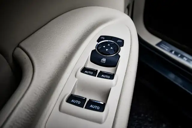 2014 Lincoln MKT ECOBOOST in Cars & Trucks in Ottawa - Image 13
