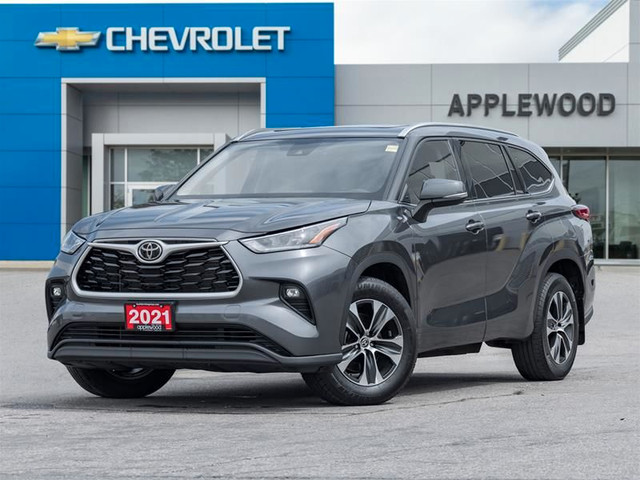 2021 Toyota Highlander XLE AWD in Cars & Trucks in Oakville / Halton Region