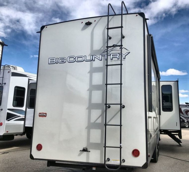 2022 Big Country 3902FL - Fifth Wheel - 565 Bi-weekly OAC in Travel Trailers & Campers in St. Albert - Image 3