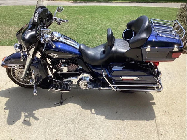 2012 HARLEY-DAVIDSON TOURING ELECTRA GLIDE ULTRA: $123 BW! in Sport Bikes in City of Toronto - Image 3