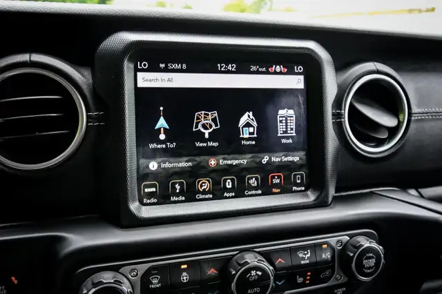 2018 Jeep Wrangler Unlimited Sahara • HEATED SEATS/STEERING • NA in Cars & Trucks in Cornwall - Image 18