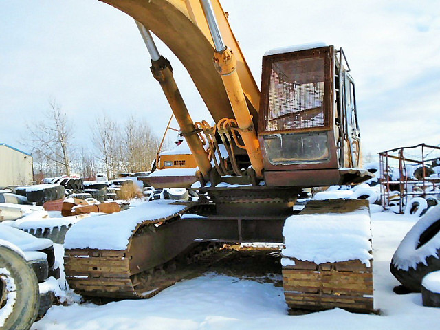 1993 Case 9060 Crawler Excavator with Ohio 48" Magnet in Heavy Equipment in St. Albert - Image 4