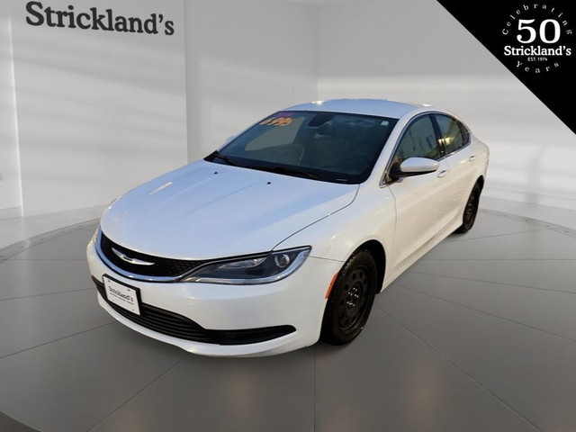 2016 CHRYSLER 200 LX in Cars & Trucks in Stratford
