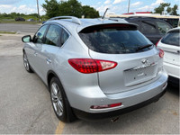 CARFAX CLEAN!! NO ACCIDENTS!! 1 OWNER!! LOW KMS!! DEALER SERVICED!! LEATHER INTERIOR, HEATED SEATS,... (image 6)