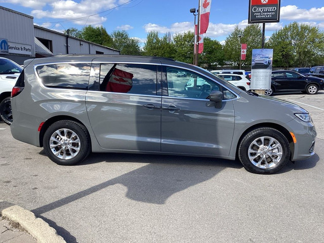 2022 Chrysler Pacifica TOURING L, LEATHER, POWER DOORS, REMOTE S in Cars & Trucks in Oakville / Halton Region - Image 4