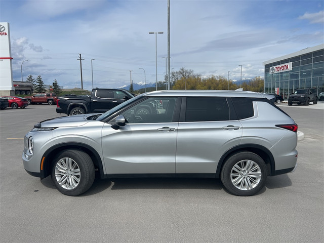 2023 Mitsubishi Outlander SE S-AWC SE AWD (Heated Seats, Bluetoo in Cars & Trucks in Cranbrook - Image 2