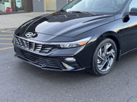 This ONE OWNER ACCIDENT FREE LOW KM Hyundai Elantra LUXURY comes fully loaded with a reliable and re... (image 9)