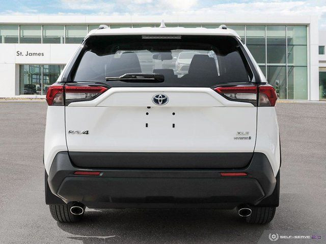 2022 Toyota RAV4 Hybrid XLE | CLEAN CARFAX | LOW MILEAGE in Cars & Trucks in Winnipeg - Image 4