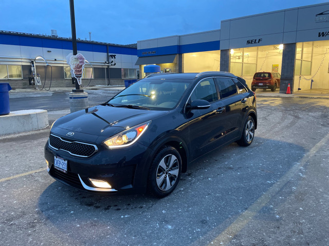 2017 Kia Niro EX Premium in Cars & Trucks in Hamilton