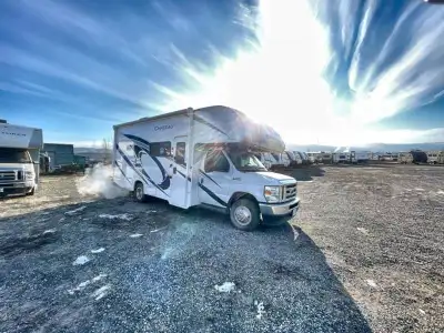 We are looking for good pre owned Rv's to buy or consign!! Thor Motor Coach Chateau 24F Class C gas...