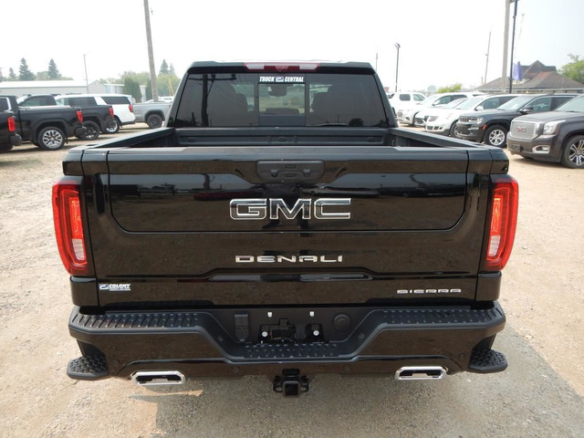 2025 GMC Sierra 1500 Crew Cab Denali Ultimate 6.2L V8 in Cars & Trucks in Saskatoon - Image 4