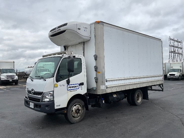 2017 Hino Truck 195 FROZEN in Heavy Trucks in Moncton - Image 3